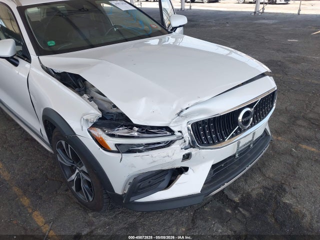 Volvo V60 Cross Country T5