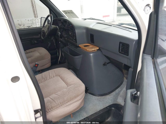 Ford Econoline E350 Cutaway Van