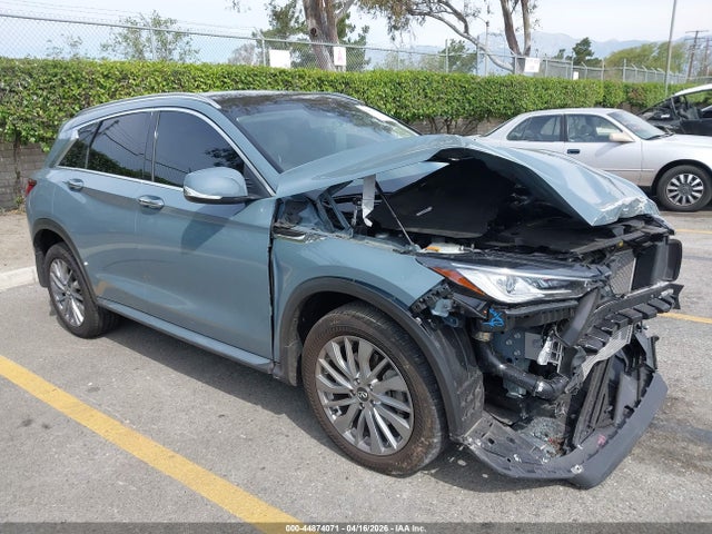 Salvage INFINITI Qx Image