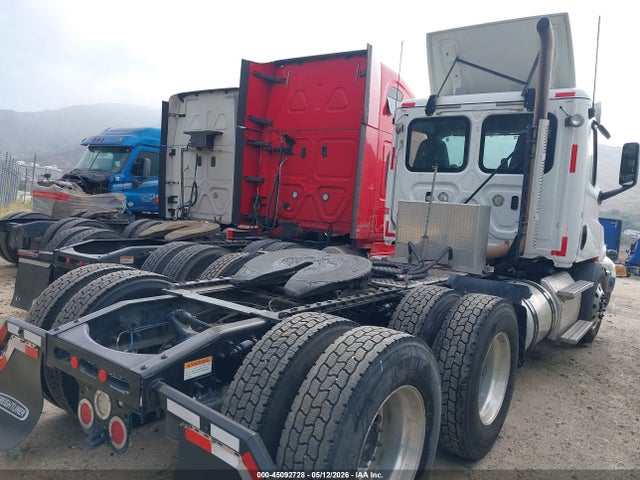 Freightliner New Cascadia 116