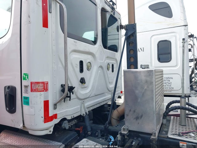 Freightliner New Cascadia 116