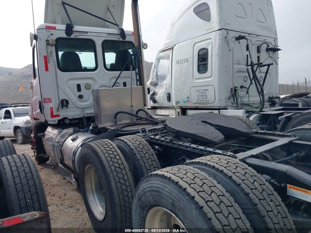 Freightliner New Cascadia 116