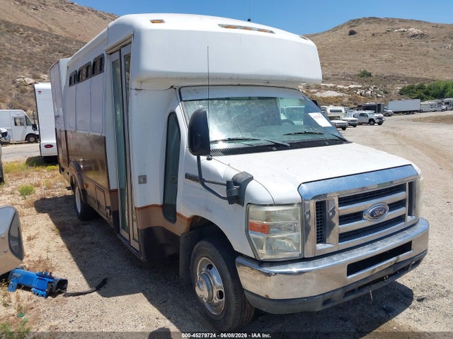 Salvage Ford E-450 Image