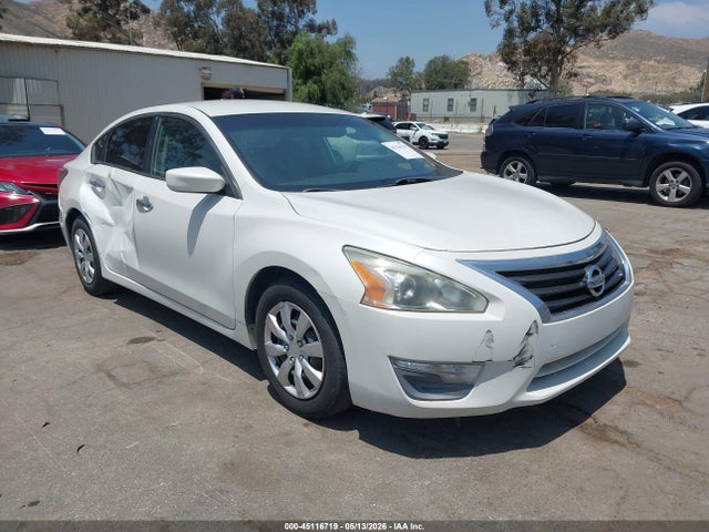 Salvage Nissan Altima Image