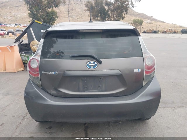 Toyota Prius c Three