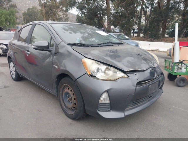 Salvage Toyota Prius c Image