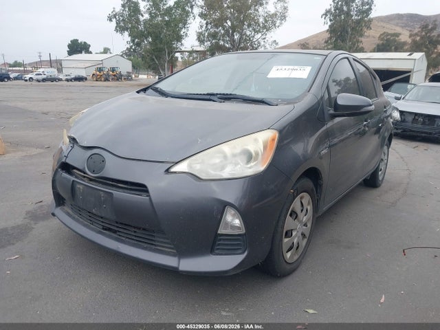 Toyota Prius c Three