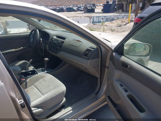 Toyota Camry Le