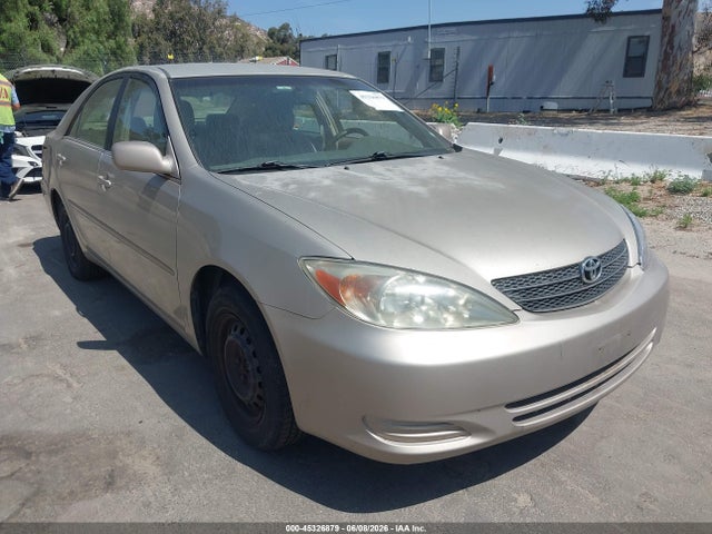 Salvage Toyota Camry Image