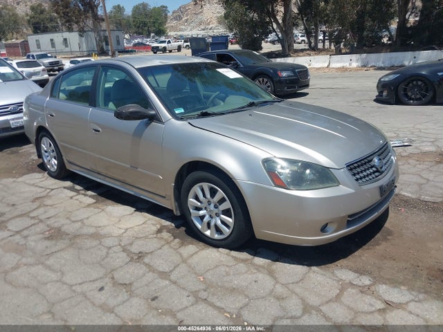 Salvage Nissan Altima Image