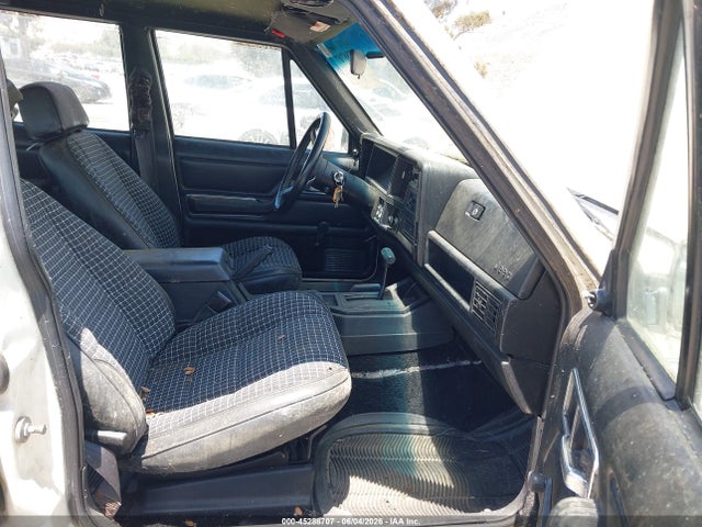 Jeep Cherokee Pioneer