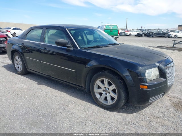 Salvage Chrysler 300 Image