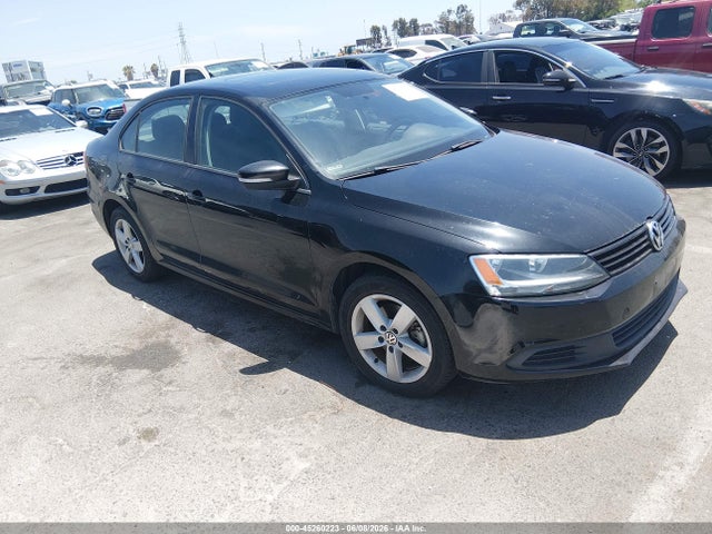 Salvage Volkswagen Jetta Image