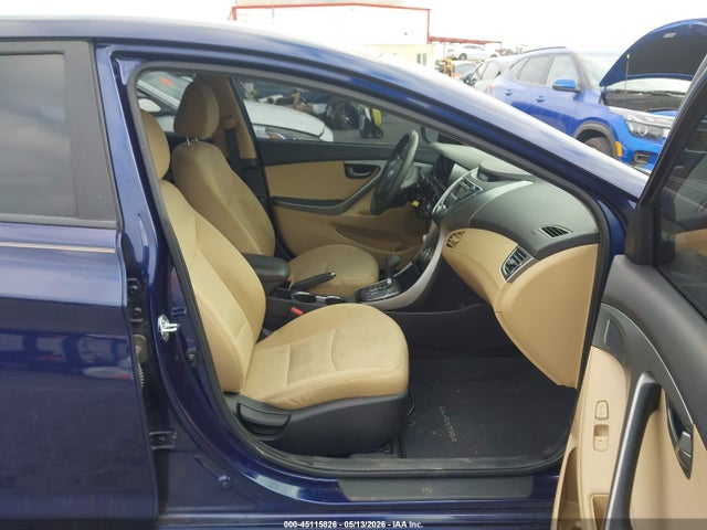 Hyundai ELANTRA