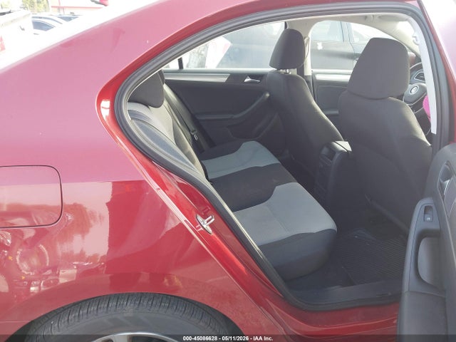 Volkswagen Jetta 1.4t S