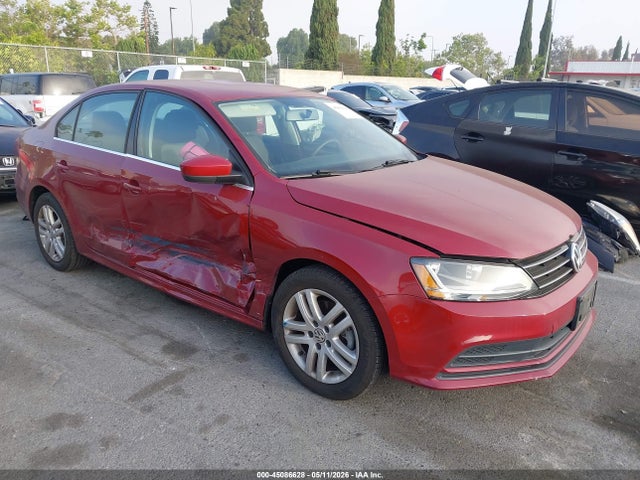 Salvage Volkswagen Jetta Image