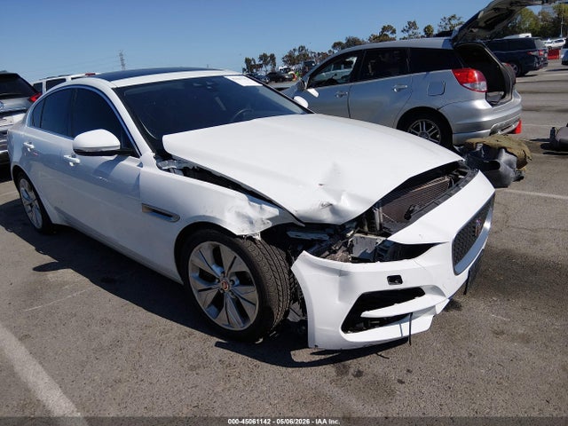 Salvage Jaguar XE Image