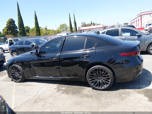 Alfa Romeo Giulia Ti Sport Rwd