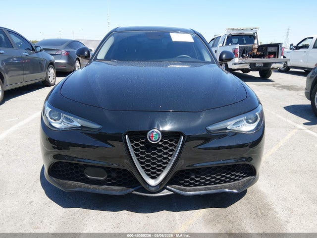 Alfa Romeo Giulia Ti Sport Rwd