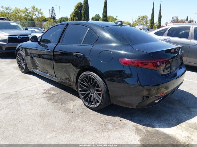 Alfa Romeo Giulia Ti Sport Rwd