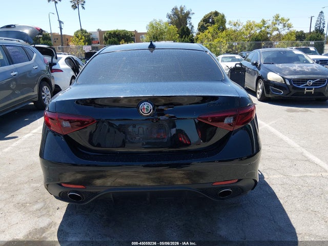 Alfa Romeo Giulia Ti Sport Rwd