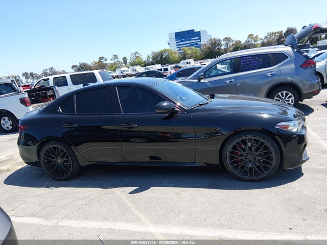 Alfa Romeo Giulia Ti Sport Rwd