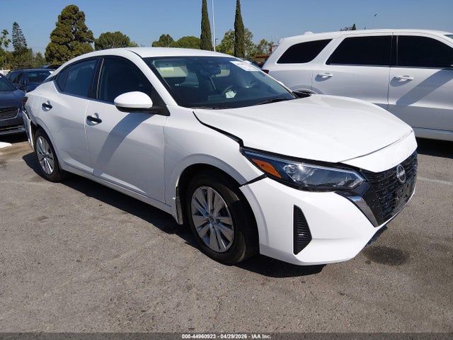 Salvage Nissan Sentra Image