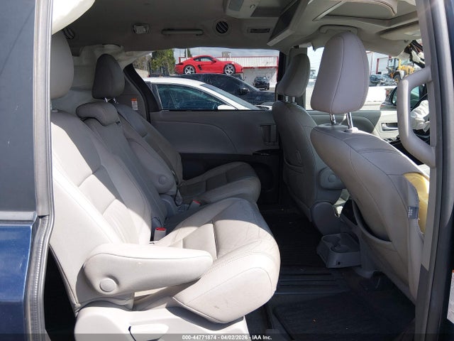 Toyota Sienna Xle Premium 8 Passenger