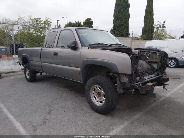 Salvage Chevrolet Silverado 2500 Image