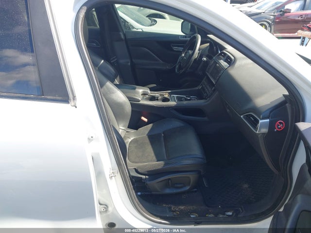Jaguar F-PACE 35t Premium