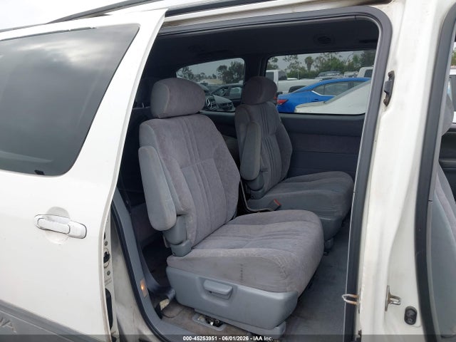 Toyota Sienna Le