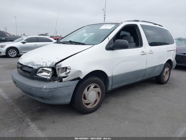 Toyota Sienna Le