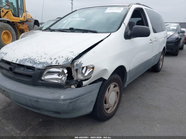 Toyota Sienna Le