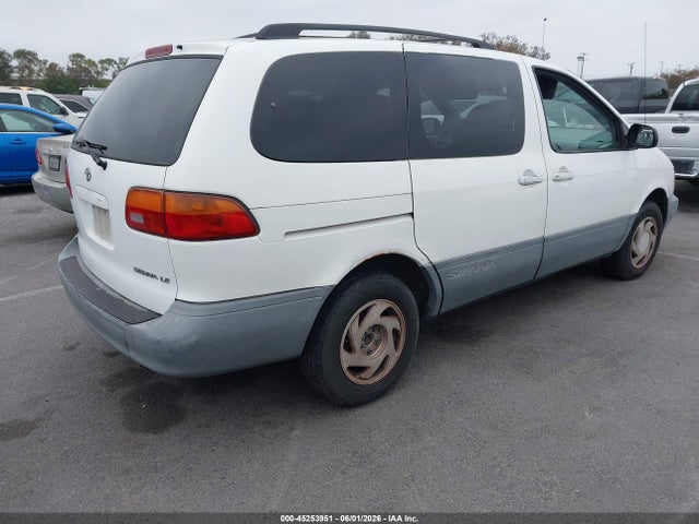 Toyota Sienna Le