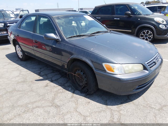 Salvage Toyota Camry Image