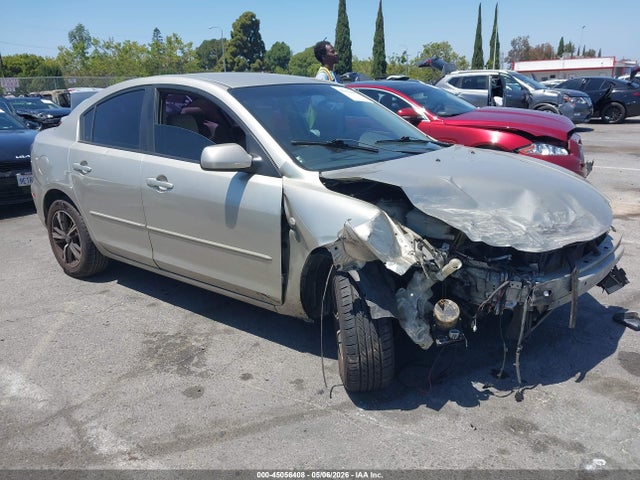 Salvage Mazda Mazda3 Image