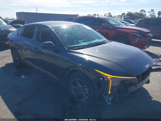 Salvage Kia K4 Image