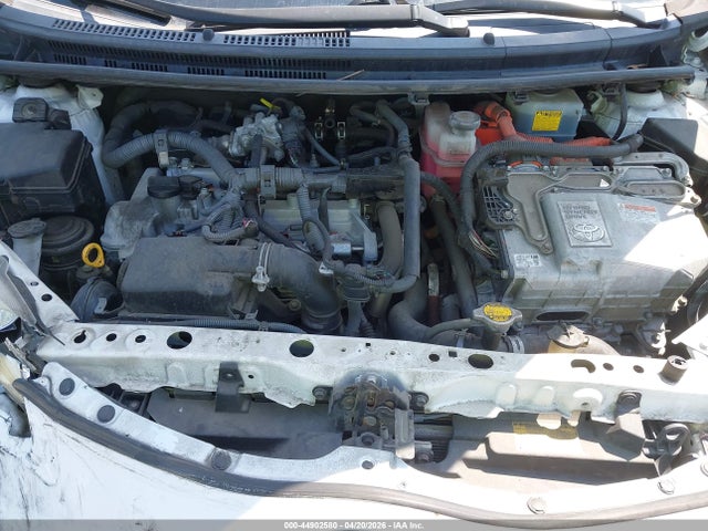 Toyota Prius c Three