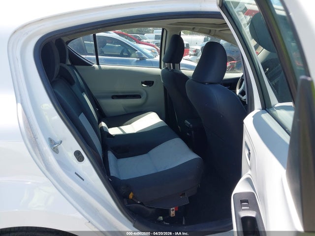 Toyota Prius c Three