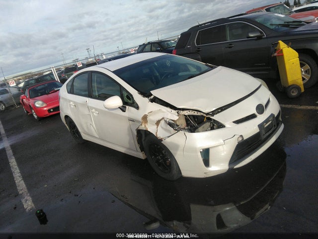 Salvage Toyota Prius Image