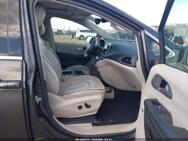 Chrysler Pacifica Limited