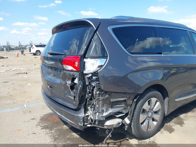 Chrysler Pacifica Limited
