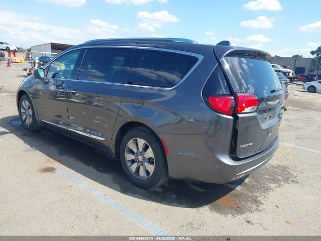 Chrysler Pacifica Limited