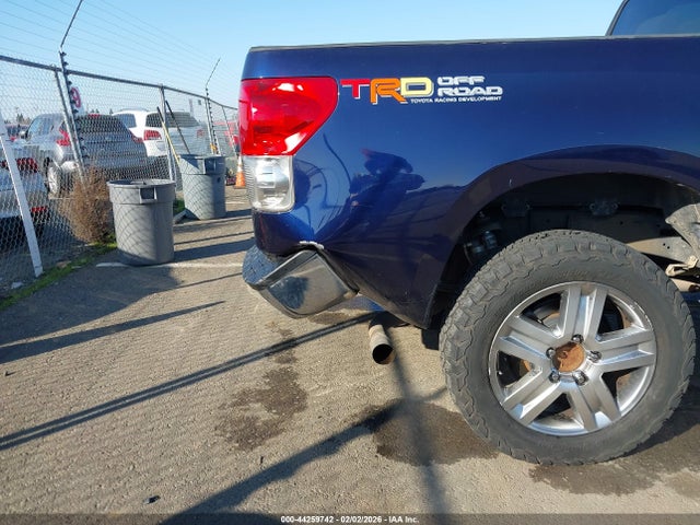 Toyota Tundra Sr5 5.7l V8