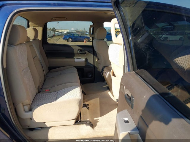 Toyota Tundra Sr5 5.7l V8