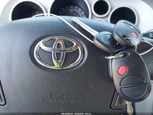 Toyota Tundra Sr5 5.7l V8