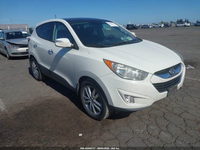 Salvage Hyundai TUCSON Image