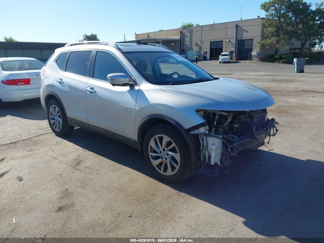 Salvage Nissan Rogue Image