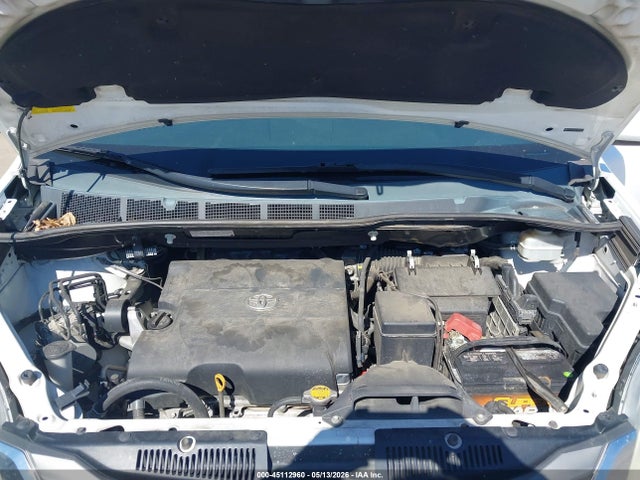 Toyota Sienna Xle V6 8 Passenger