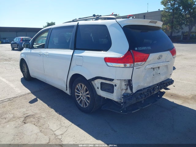 Toyota Sienna Xle V6 8 Passenger